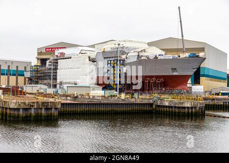HMS Glasgow die erste City Class Typ 26 Fregatte, die in der BAE Systems Werft am Ufer des Flusses Clyde, Glasgow, Schottland, im Bau ist Stockfoto