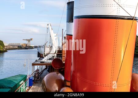 Annäherung an den Barclay Curle Crane (einen ausgenutzten Titan- oder riesigen Freischwinger-Kran) auf der Barclay Curle Werft in Whiteinch am Ufer des Clyde Stockfoto