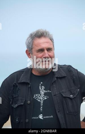 San Sebastian, Spanien. Sept 23 2021: Sergi Lopez nahm am 23. September 2021 am 69. San Sebastian International Film Festival im Kursaal Palace in Donostia / San Sebastian, Spanien, Teil an 'Mediterraneo: The law of the Sea' Photocall Stockfoto