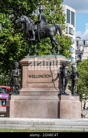 Reiterstatue des Duke of Wellington, Hyde Park Corner, London, Großbritannien. Die Statue zeigt den Eisenherzog auf seinem Pferd Kopenhagen Stockfoto