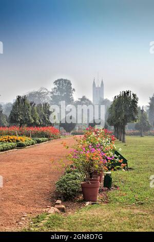 St. Paul's Cathedral, Anglikanische Kathedrale in Kalkutta, Westbengalen, Indien, gotische Architektur. Es ist der Sitz der Diözese von Kalkutta, die im Jahr 1847 hergestellt wurde. Stockfoto