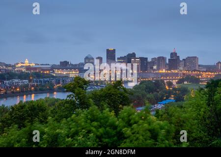 St. Paul Skyline in Dawn Stockfoto