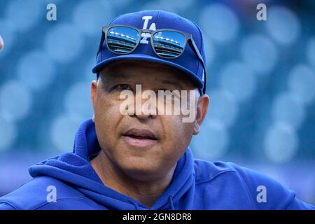 Denver CO, USA. September 2021. Dodger-Manager Dave Roberts (30) während des Batting-Trainings vor dem Spiel mit Los Angeles Dodgers und den Colorado Rockies im Coors Field in Denver Co. David Seelig/Cal Sport Medi. Kredit: csm/Alamy Live Nachrichten Stockfoto