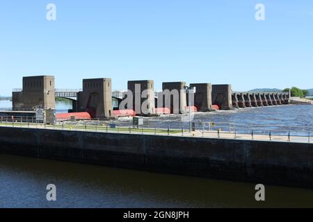 Upper Mississippi River Lock and Dam No, 7. Mississippi River Corps of Engineers. La Crescent, Minnesota, USA. In der Nähe von La Crosse, Wisconsin, USA. Stockfoto