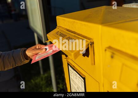 Entsendung eines Abwesenheitswahlberechtigten für die Bundestagswahl in Deutschland Stockfoto