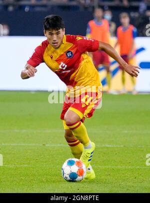 Veltins Arena Gelsenkirchen, , 17.9.2021 2. Fußball Bundesliga Saison 2021/22, 7. Spieltag, Schalke 04 (S04) vs Karlsruher SC (KSC) – Kyoung-rok Choi (KSC) Stockfoto