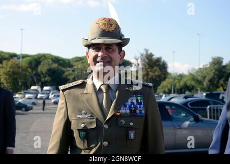 Rom, Italien. September 2021. General Francesco Paolo Figliuolo, außerordentlicher kommissar für den Notfall in Covid19, trifft auf die jährliche Konferenz der Confindustria im Palazzo dello Sport ein.Confindustria ist der italienische Arbeitgeberverband und die nationale Handelskammer.Quelle: SOPA Images Limited/Alamy Live News Stockfoto