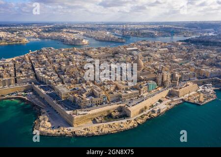 Malta, Südostregion, Valletta, Luftaufnahme der historischen Küstenstadt Stockfoto