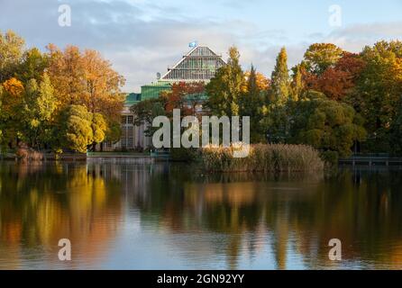Tauride-Palast im Tauride-Garten, Sankt Petersburg, Russland. Stockfoto