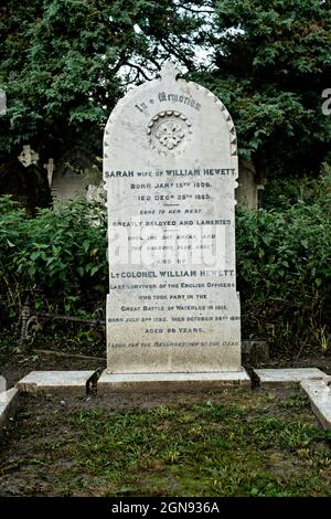 Das Grab auf dem alten Friedhof von Southampton des Oberstleutnants William Hewitt, dem letzten überlebenden englischen Offizier, der an der Schlacht von Waterloo teilnimmt Stockfoto