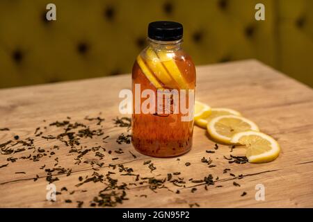 Hong Kong Zitronentee, chinesischer Tee in einer Flasche Stockfoto