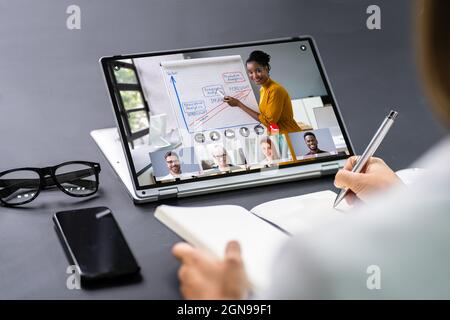 Online-Schulung Für Virtuelle Videokonferenz Auf Laptop-Computern Stockfoto