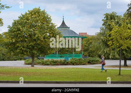 Bandstand, Queens Park, Chesterfield, aufgenommen im September 2021 Stockfoto