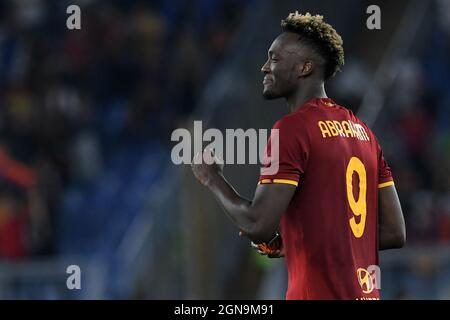 Stadio Olimpicom, Roma, Italien. September 2021. Serie A League Football, Roma gegen Udinese; Tammy Abraham von AS Roma feiert den Sieg am Ende des Spiels Credit: Action Plus Sports/Alamy Live News Stockfoto