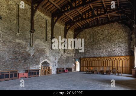 Innenraum der Großen Halle, Caerphilly Castle, South Wales, Großbritannien Stockfoto