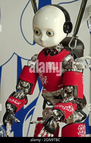 ICub, der kleine Humanoid, der vom italienischen Institut für Technologie entwickelt wurde. Genua, Italien - September 2021 Stockfoto