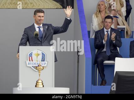 Kohler, Usa. September 2021. Team Europe Captain Pádraig Harrington stellt sein Team während der Eröffnungszeremonie zum 43. Ryder Cup in der Whistling Straits am Donnerstag, dem 23. September 2021 in Kohler, Wisconsin, vor. Foto von Mark Black/UPI Credit: UPI/Alamy Live News Stockfoto