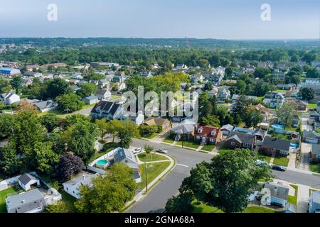 Luftaufnahme modernes Wohnviertel in amerikanischer Stadt, Wohnviertel in Sayreville NJ Stockfoto