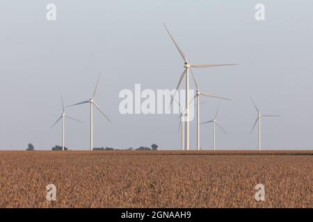 Der Windpark MidaAmerican Energy, auf dem Vestas-Windenergieanlagen in New Sharon, Iowa, eingesetzt werden Stockfoto