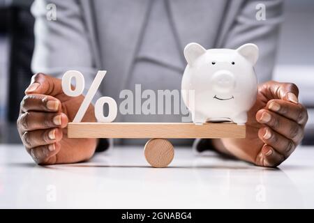 Saldo Skala Zins Prozent Und Pension Geld Budget Stockfoto