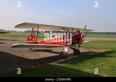 Brewster Fleet 7 NC724V auf Plattform am Flughafen Lelystad in den Niederlanden Stockfoto