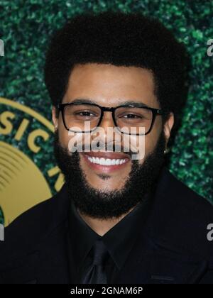 West Hollywood, Usa. September 2021. WEST HOLLYWOOD, LOS ANGELES, KALIFORNIEN, USA - 23. SEPTEMBER: Der Sänger The Weeknd (Abel Makkonen Tesfaye) kommt zu den 1. Jährlichen Black Music Action Coalition's Music in Action Awards, die am 23. September 2021 im 1 Hotel West Hollywood in West Hollywood, Los Angeles, Kalifornien, USA, abgehalten werden. (Foto: Xavier Collin/Image Press Agency/Sipa USA) Quelle: SIPA USA/Alamy Live News Stockfoto