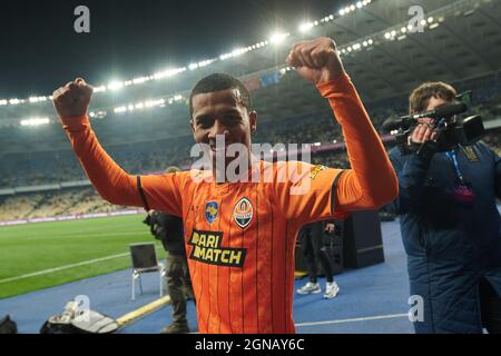 KIEW, UKRAINE - 22. SEPTEMBER 2021: Mittelfeldspieler Marcos Antonio (8). Das Fußballspiel des Ukrainischen Super Cup FC Shakhtar gegen den FC Dynamo Stockfoto