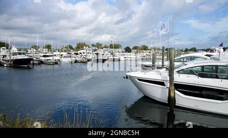 NORWALK, CT, USA - 23. SEPTEMBER 2021: Progressive Norwalk Boat Show Tag 1, Show ist vom 23-26 2021. September Stockfoto