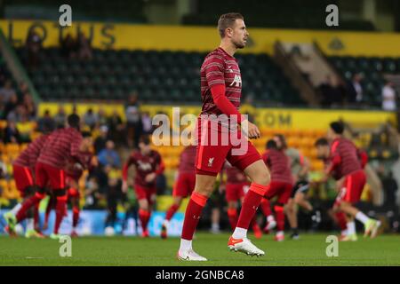 Jordan Henderson von Liverpool wird während des Warm Up gesehen - Norwich City gegen Liverpool, Carabao Cup, Carrow Road, Norwich, Großbritannien - 21. September 2021 nur zur redaktionellen Verwendung - es gelten die DataCo-Einschränkungen Stockfoto