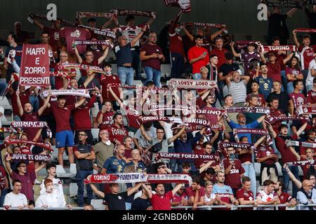 Turin, Italien. September 2021. Torino FC-Fans während des Spiels Torino FC vs SS Lazio, Italienische Fußballserie A in Turin, Italien, September 23 2021 Quelle: Independent Photo Agency/Alamy Live News Stockfoto