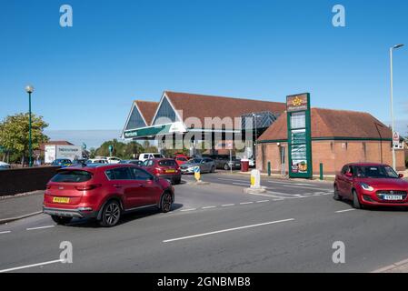 Cheltenham Gloucestershire UK September 24 2021 Panikkauf und Tankengpässe an Tankstellen in Cheltenham Stockfoto