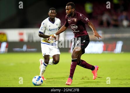 SALERNO, ITALIEN - 22. SEPTEMBER: Lassana Coulibaly der US Salernitana in Aktion während der Serie Ein Spiel zwischen US Salernitana gegen Hellas Verona FC im Stadio Arechi am 22. September 2021 in Salerno, Italien. (Foto nach MB-Medien) Stockfoto