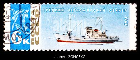 UdSSR - UM 1967: Stempel gedruckt von UdSSR, zeigt Fischerboot Stockfoto