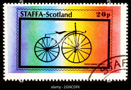 STAFFA, SCHOTTLAND - UM 1978: Eine in Schottland gedruckte Briefmarke zeigt Velocipede 1863 Stockfoto