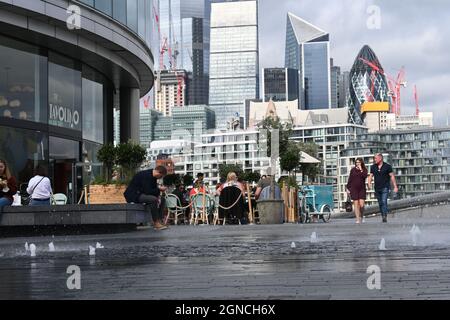 London Skyline von der More London 2021 aus gesehen Stockfoto