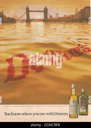 Dewar's White Label Premium Scotch Whiskey Whisky Vintage-Werbung für die 1970er-Jahre Stockfoto