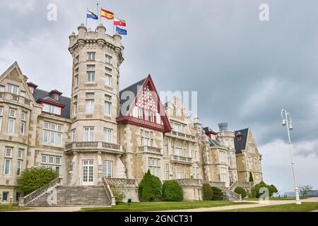 Universidad Internacional Menéndez Pelayo, Palacio und Península de la Magdalena. Santander Kantabrien, Nordspanien, Europa. Stockfoto