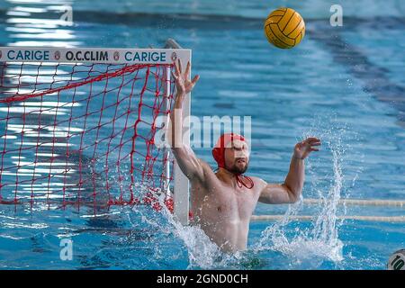 Zanelli Pools, Savona, Italien, 24. September 2021, JUNG Dawid (AZS) während des AZS UW Waterpolo Warschau (POL) gegen CN Terrassa (ESP) - len Cup - Champions League Wasserball-Spiel Credit: Live Media Publishing Group/Alamy Live News Stockfoto