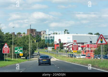 Lane Road Link (A26) ins Stadtzentrum, Ballymena, County Antrim, Nordirland, Großbritannien Stockfoto