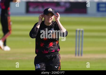 Scarborough, England, 22. September 2021. Georgia Davis spielt für Central Sparks gegen Northern Diamonds im Playoff-Spiel Rachael Heyhoe Flint Trophy auf dem North Marine Ground Scarborough. Quelle: Colin Edwards Stockfoto