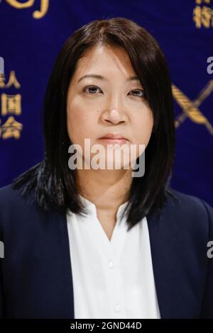 Tokio, Japan. September 2021. Frau Suzuki nimmt an einer Pressekonferenz im Club der ausländischen Korrespondenten in Japan Teil. Die Gastredner kamen zum Club, um ihre Stimme zu erheben und Gerechtigkeit zu fordern, nachdem sie den Kontakt zu ihren Kindern verloren hatten, die von ihren Partnern entführt wurden. Der japanische Vater Shinji Kojima (nicht sein richtiger Name), eine Angestellte des Unternehmens, Frau Suzuki, die ihren vollständigen Namen aus Angst vor Vergeltung nicht offenlegen will, ist immer noch verheiratet, wurde aber aus dem Familienhaus ausgeschlossen und hat ihre Kinder seit mehr als einem Jahr nicht mehr gesehen, andÂ der französische Vater Vincent Fichot, dessen Hungerstreik fast 20 Tage vor der Ol Stockfoto