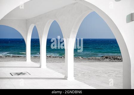 Bögen der Kirche Agia Thekla. Ayia Napa, Zypern Stockfoto