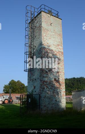 Cultybraggan Kriegsgefangenenlager im Zweiten Weltkrieg, Comrie, jetzt im Jahr 2021, wird als Besucherattraktion, als Geschäftsräume und zur Nutzung durch die Gemeinschaft saniert Stockfoto