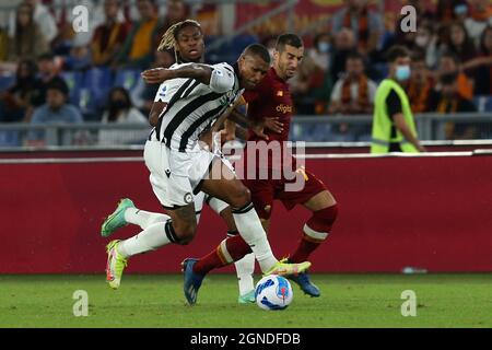 Rom, Italien. 23. September 2021. In Aktion während des Tim-Spiels der Serie A zwischen AS Roma und Udinese Calcio im Stadio Olimpico in Rom, Italien am 23. September 2021. (Foto von Giuseppe Fama/Pacific Press/Sipa USA) Quelle: SIPA USA/Alamy Live News Stockfoto