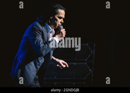 Gateshead, Großbritannien. 24. September 2021. - Nick Cave und Warren Ellis treten bei Sage Gateshead auf. Foto: Thomas Jackson / Alamy Live News Stockfoto