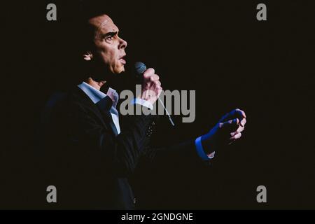 Gateshead, Großbritannien. 24. September 2021. - Nick Cave und Warren Ellis treten bei Sage Gateshead auf. Foto: Thomas Jackson / Alamy Live News Stockfoto