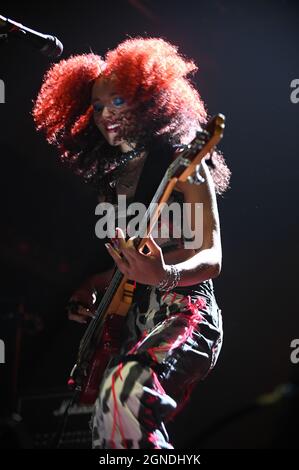 24. September 2021, Sheffield, South Yorkshire, USA: Nova Twins in der Sheffield Arena (Foto: © Robin Burns/ZUMA Press Wire) Stockfoto