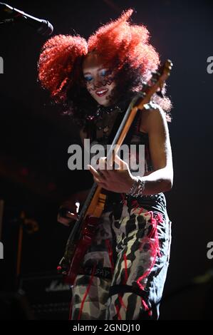 24. September 2021, Sheffield, South Yorkshire, USA: Nova Twins in der Sheffield Arena (Foto: © Robin Burns/ZUMA Press Wire) Stockfoto