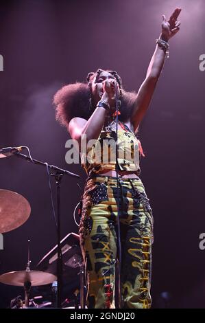 24. September 2021, Sheffield, South Yorkshire, USA: Nova Twins in der Sheffield Arena (Foto: © Robin Burns/ZUMA Press Wire) Stockfoto