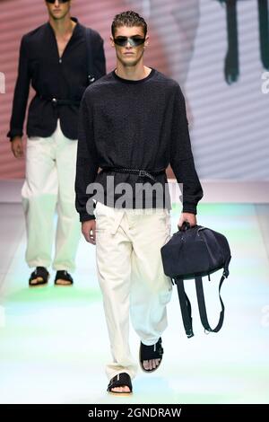 EMPORIO ARMANI SS22 Runway während der Milan Fashion Week am 2021. September - Mailand, Italien. 23/09/2021 Stockfoto